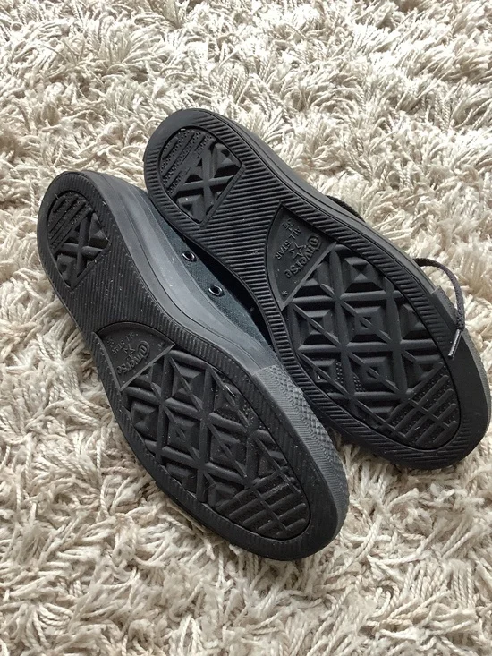 Converse - Picture 3 of 6